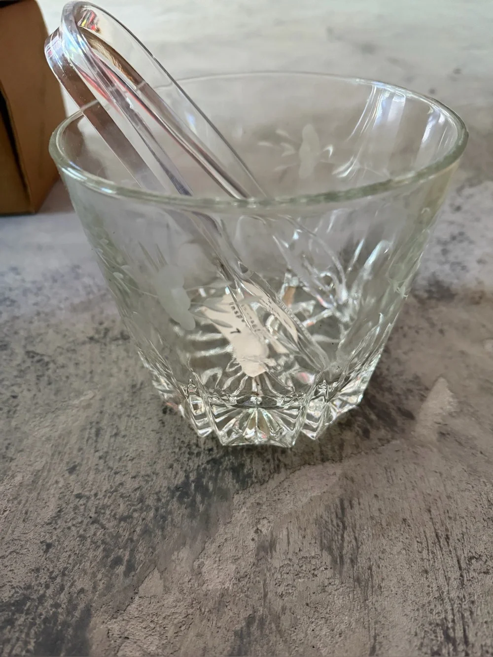NIB- Princess House clear crystal floral etched ice bucket with tongs